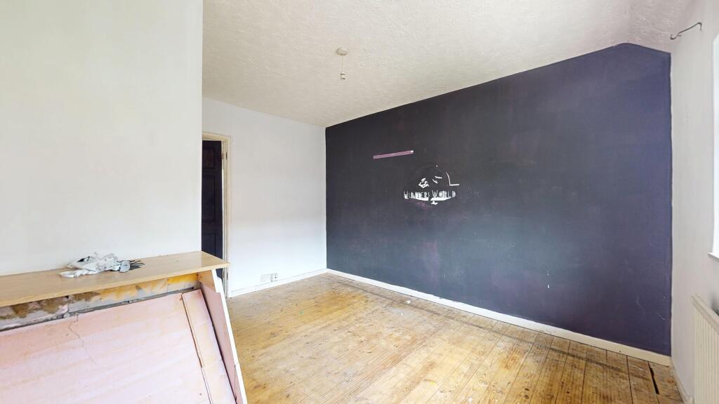 25 Pirbright Crescent, New Addington, Croydon, CR0 0RT