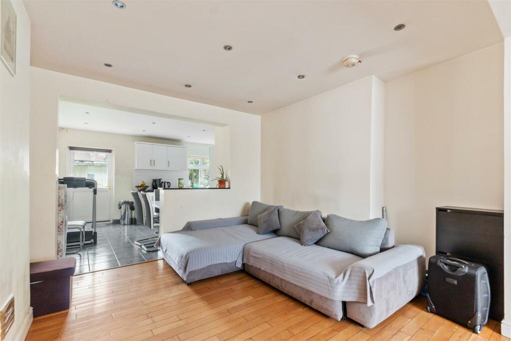 Shaldon Drive Ph14 (10).jpg