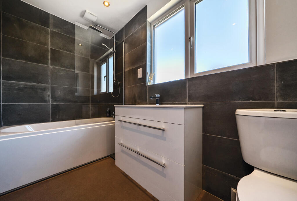 1329829-10-6887a5...