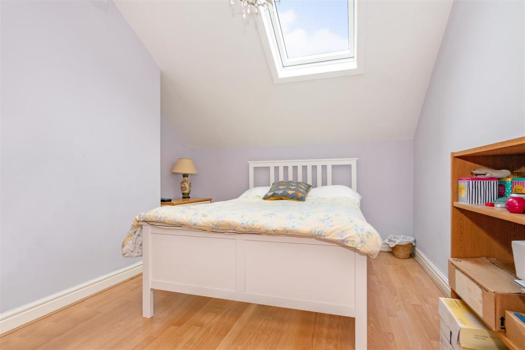 Bedroom 5.jpg