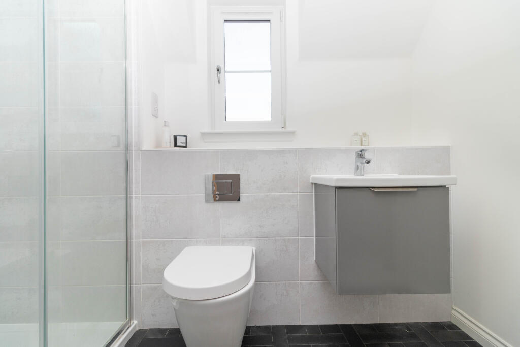 Bedroom 1 Ensuite