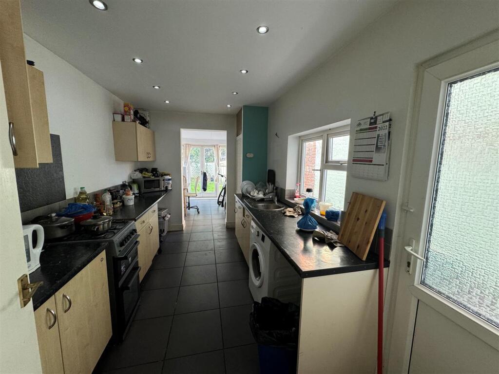 139 Oxford Kitchen.jpg
