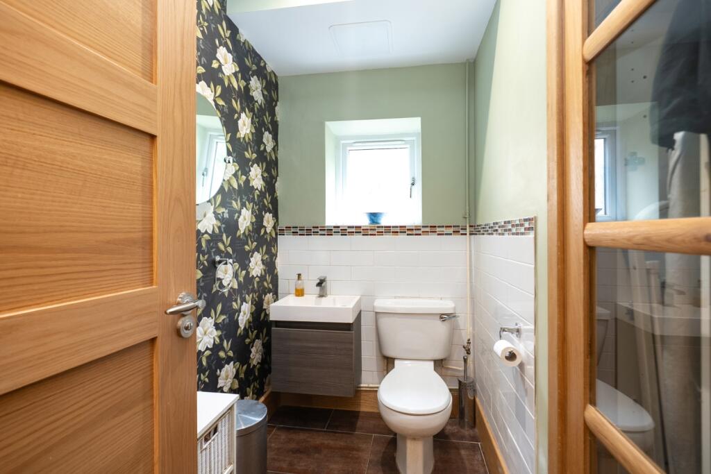 A spacious and versatile WC with the potential to 