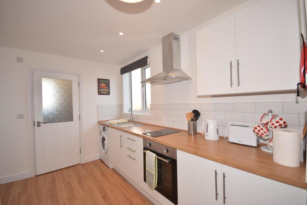 NEW STUDIO KITCHEN.jpg