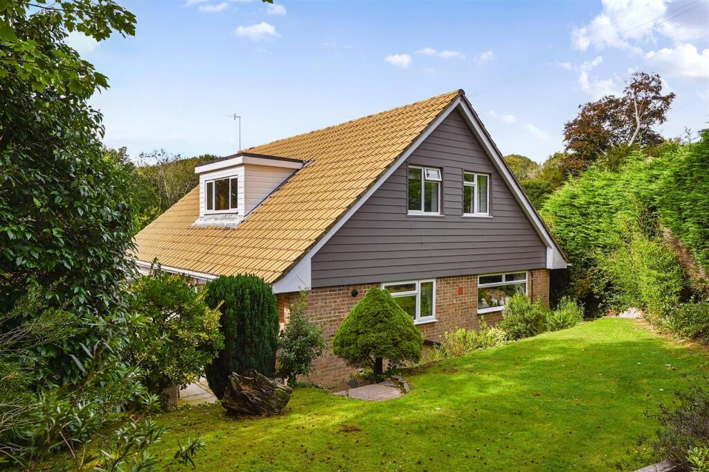 1 EWHURST CLOSE (26).jpg