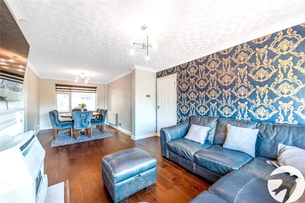 Lounge/Dining