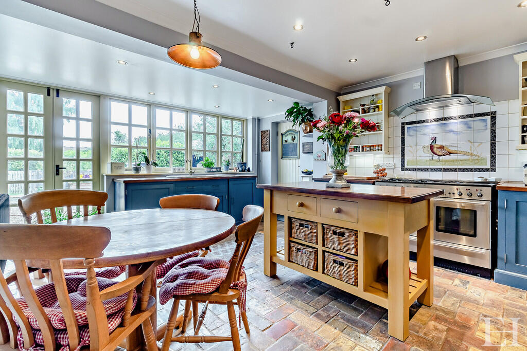 8648440-interiorW...