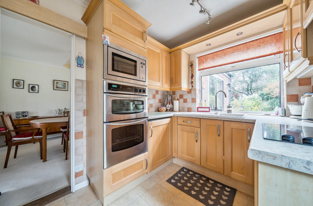 1375012-12-690c72...