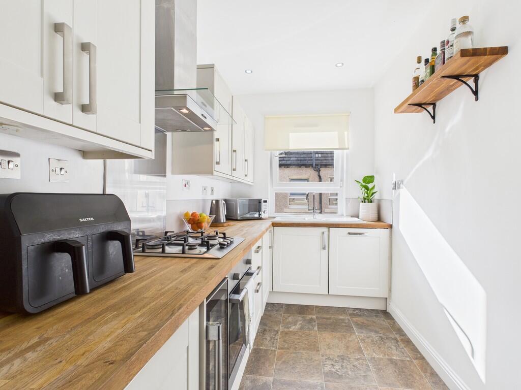 CAM05526G0-PR0038...