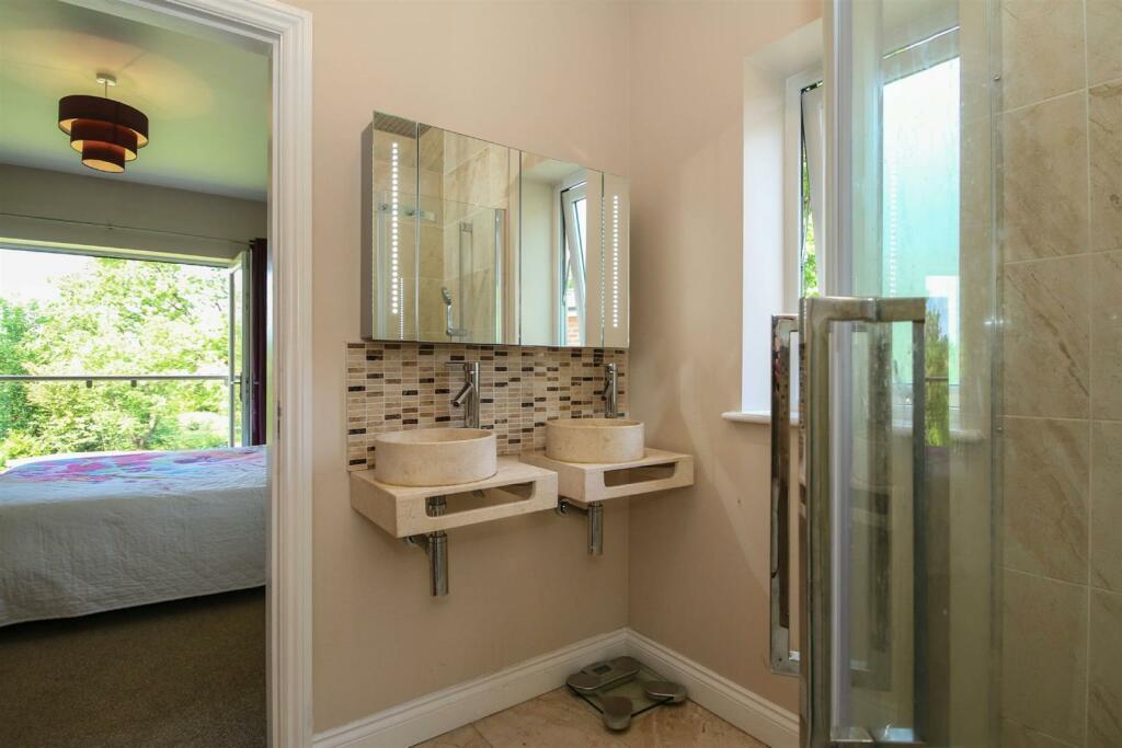 En Suite Shower Room Aspect 2.jpg