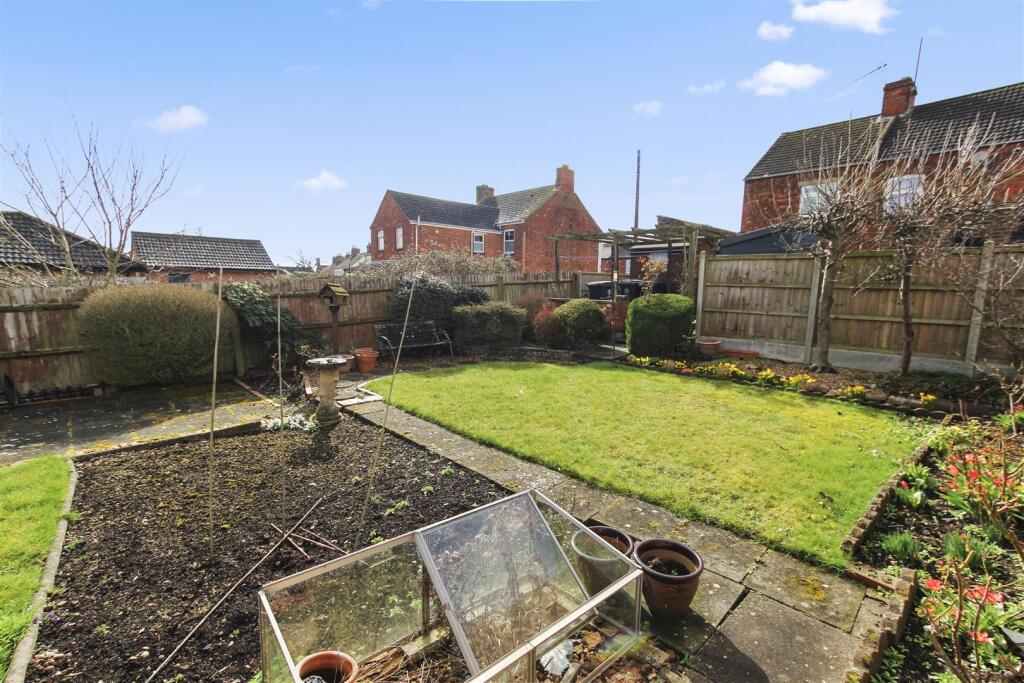 Finedon Road  (24).jpg