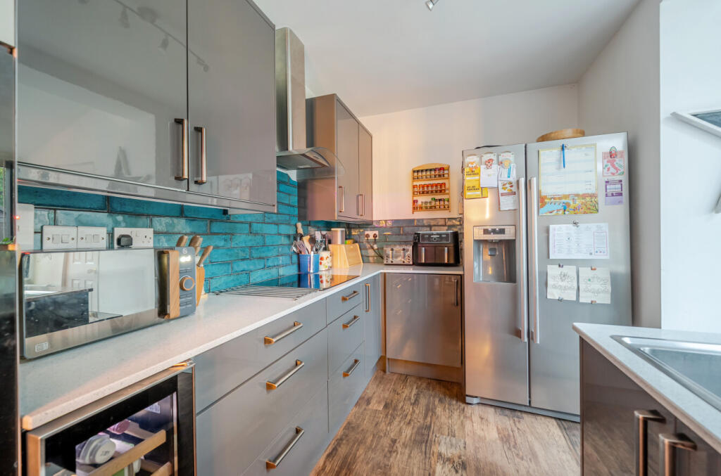 1380141-18-691370...