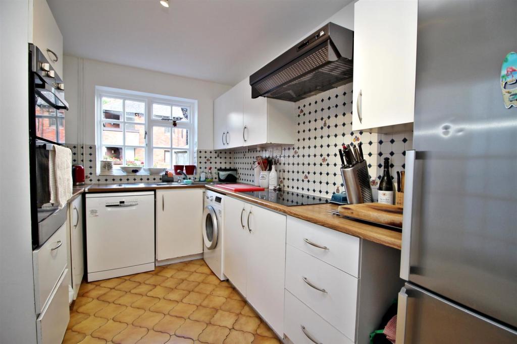 Kitchen.JPG