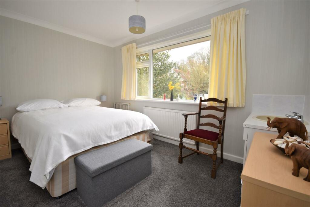 Bedroom 2.JPG