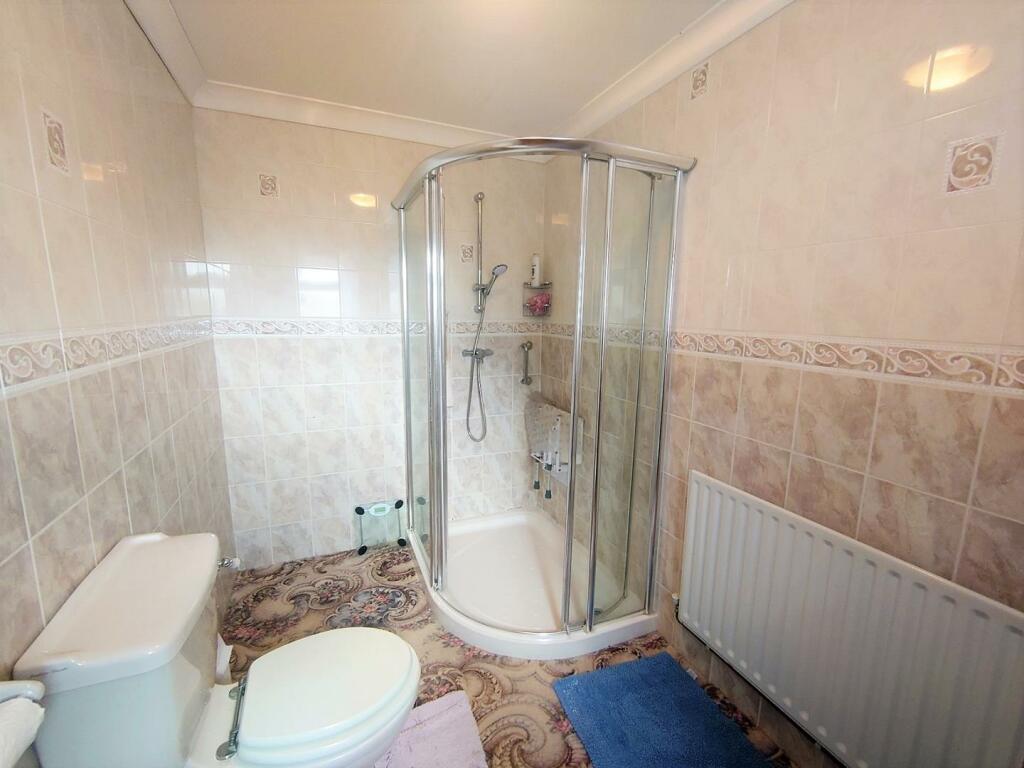 GF Shower Room.jpg