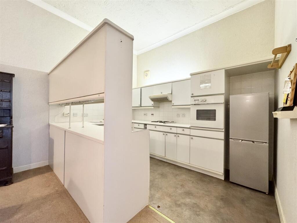 Kitchen/Dining