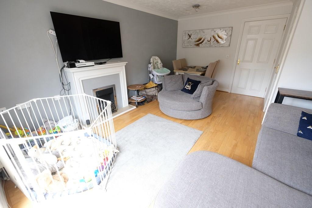 SITTING/DINING ROOM