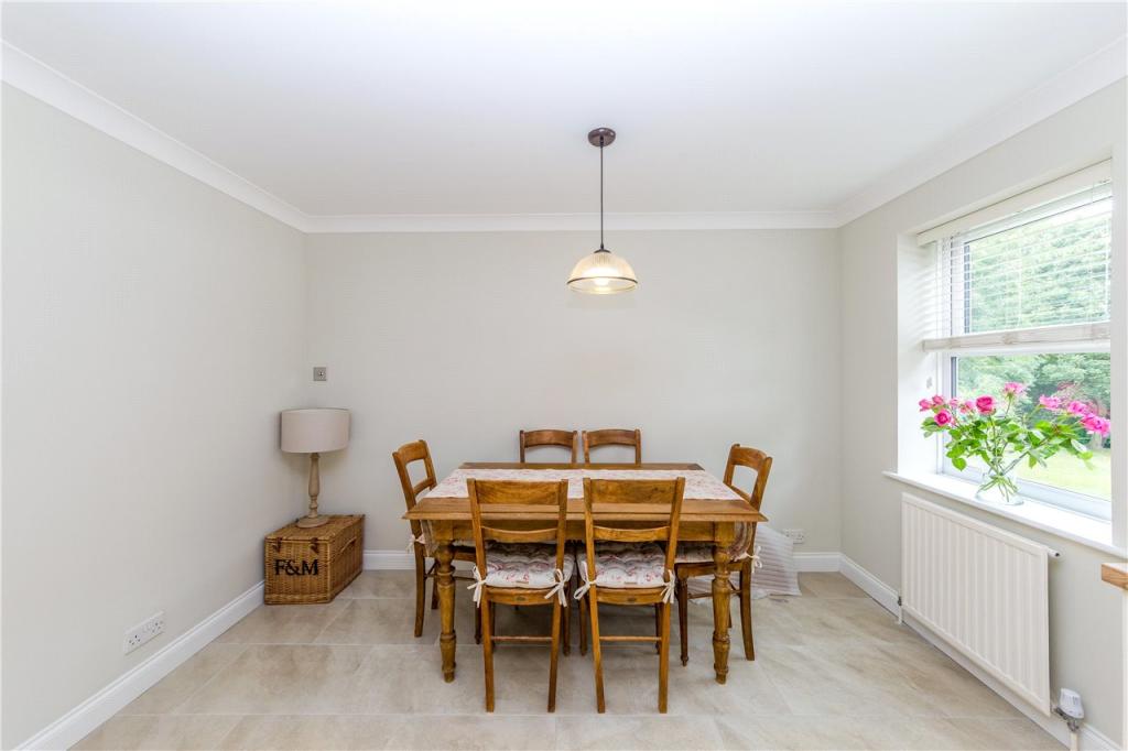 Kitchen/Breakfast Rm