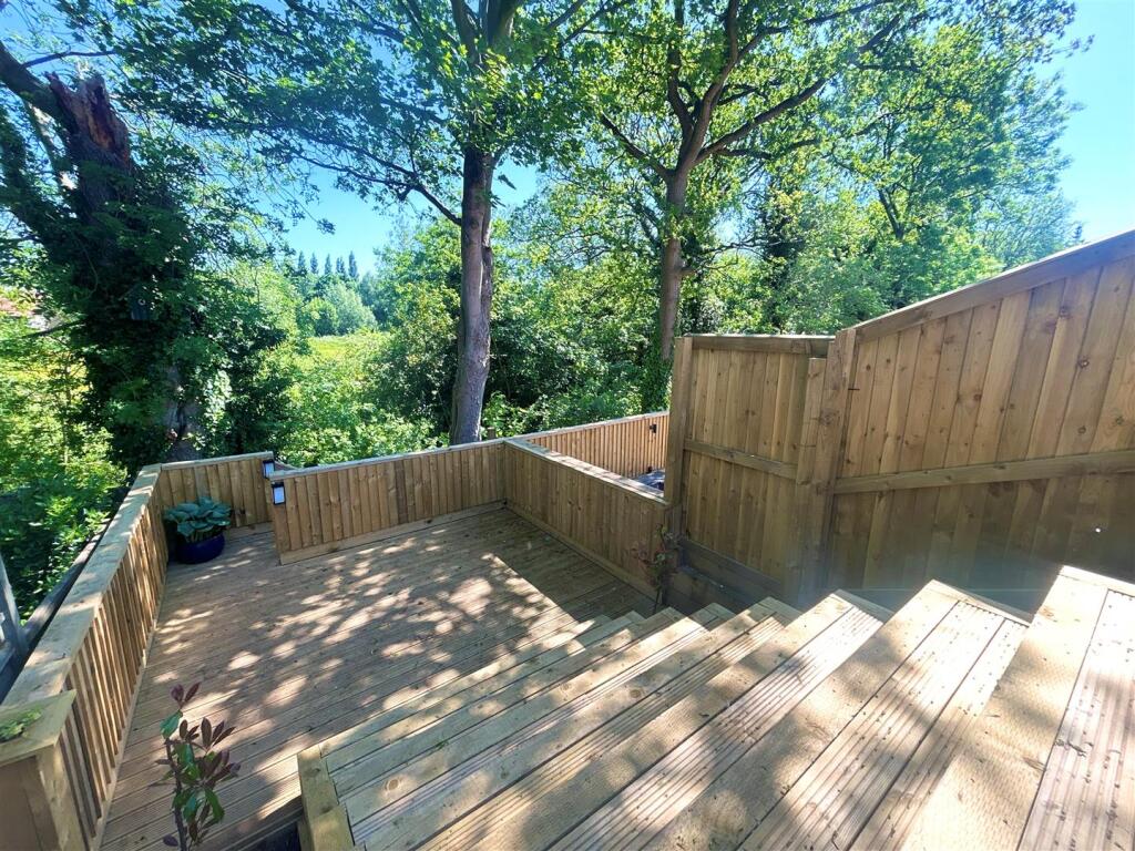 Motcombe Grove 4.jpg