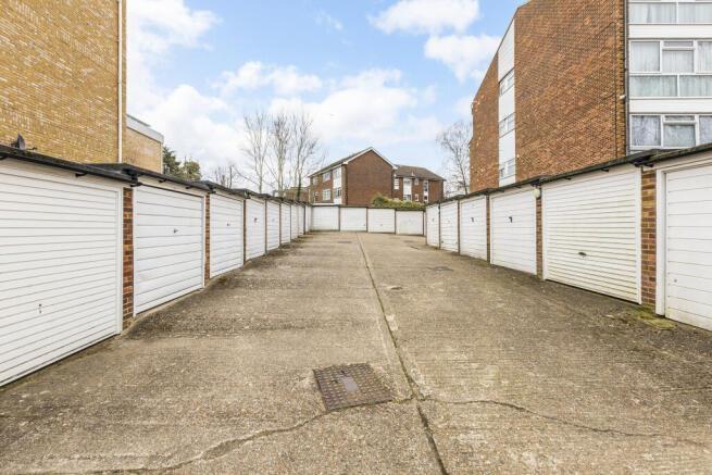 Davidson Frost-Wellings, DFW, Kelmscott Court, Gar