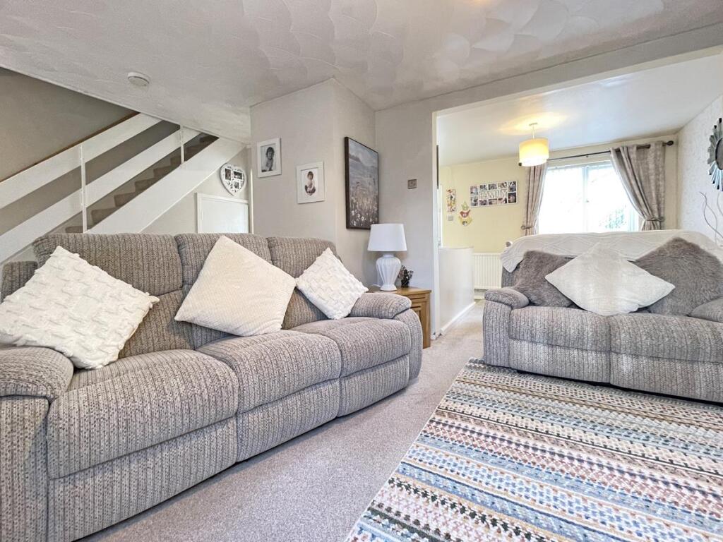 St Peters Road 80 - Living Room Three.jpg