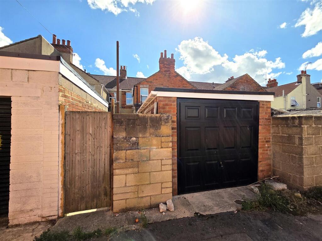 61 Broad Street - Garage.jpg