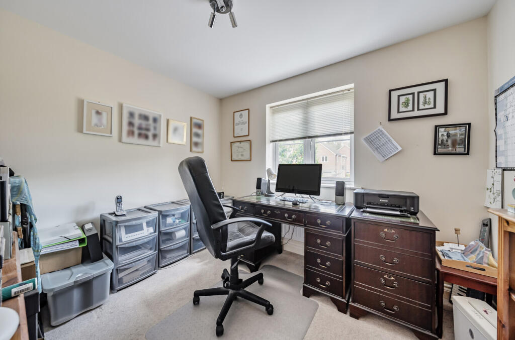 1300468-27-683dae...