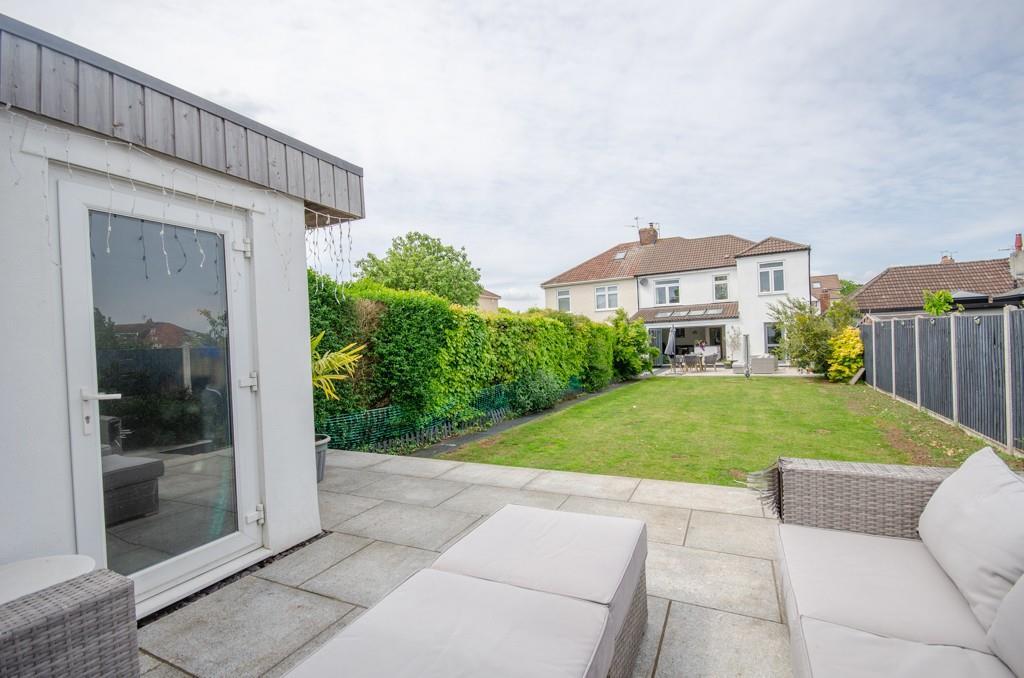 Rear garden pic 3.jpg