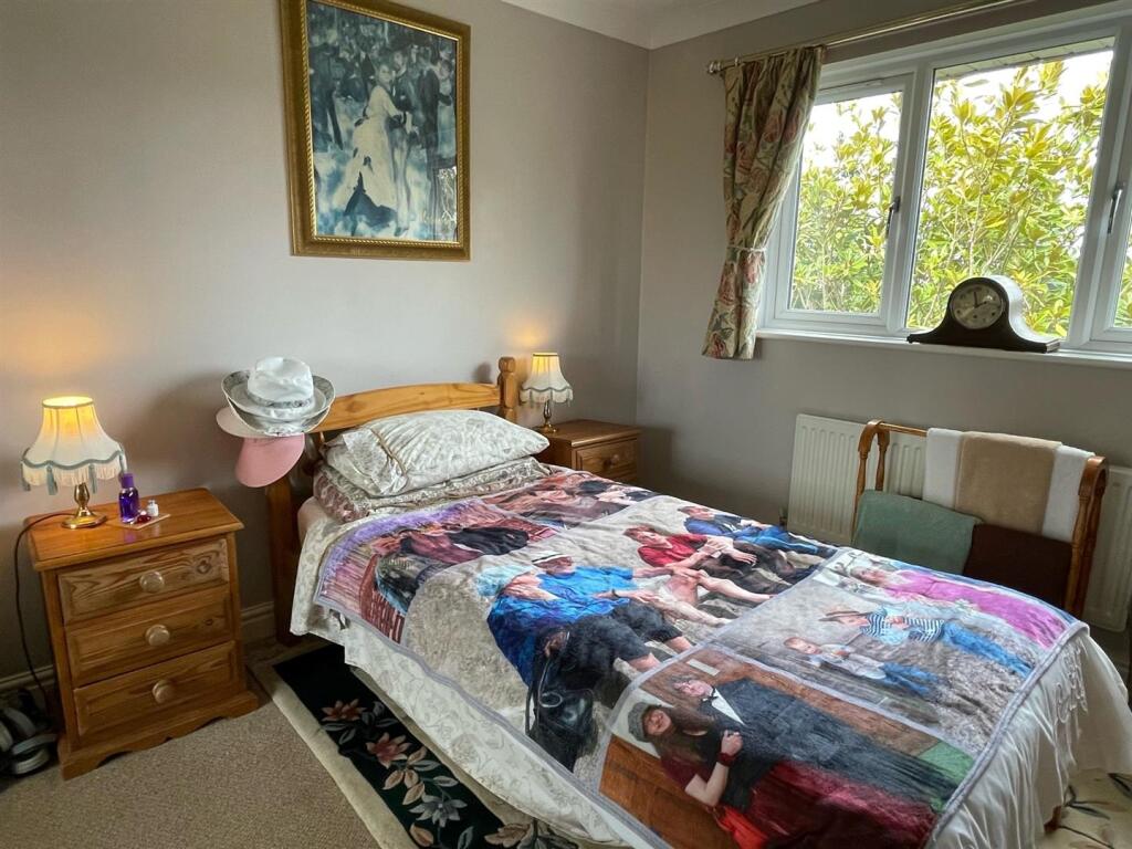 Bedroom 2.jpg