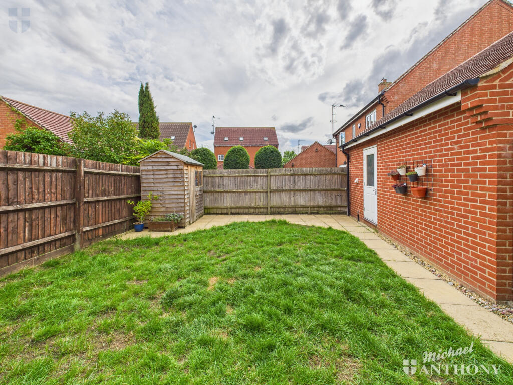 CAM03852G0-PR0413-STILL003