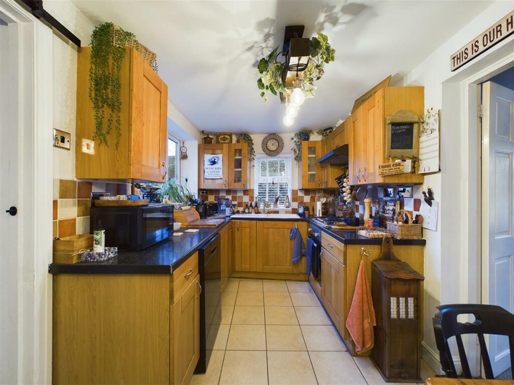KITCHEN/ DINER