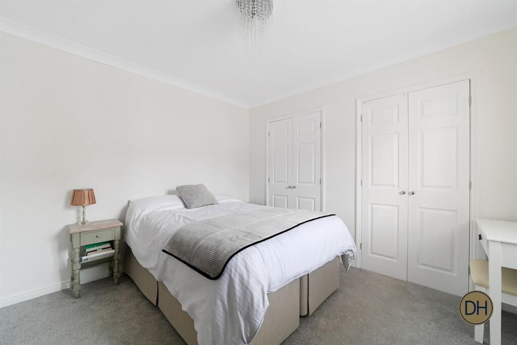 Bedroom+