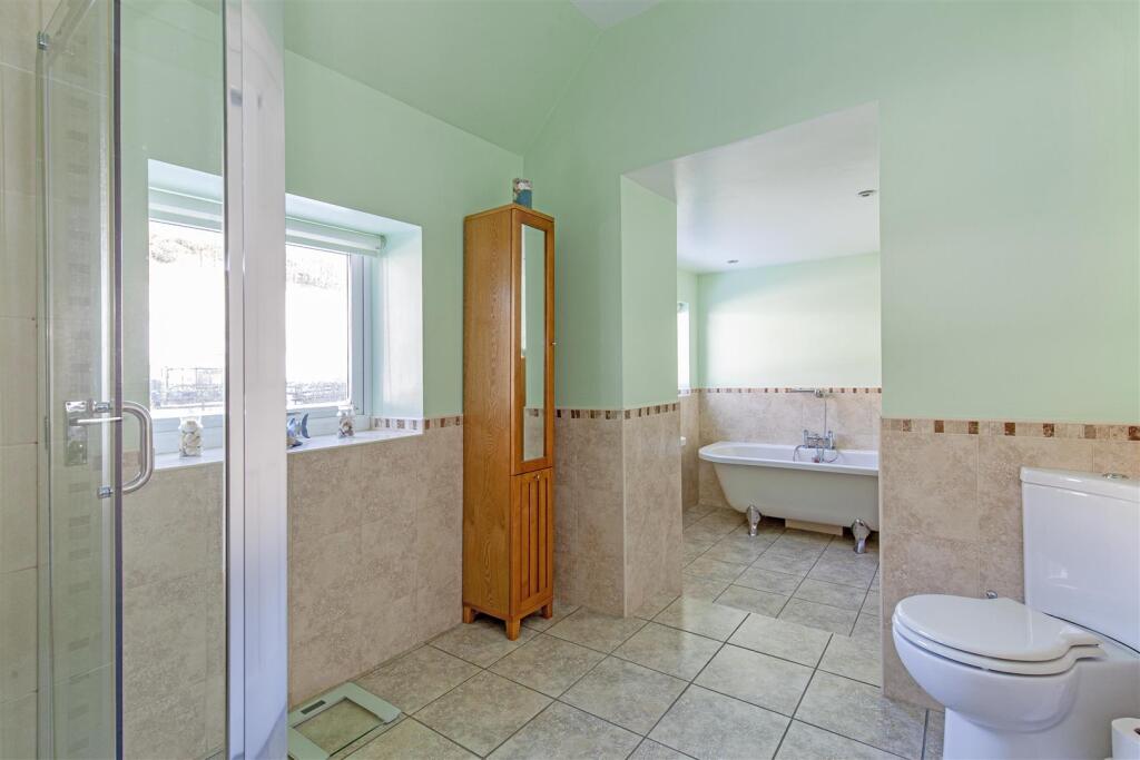 Bathroom-3.jpg