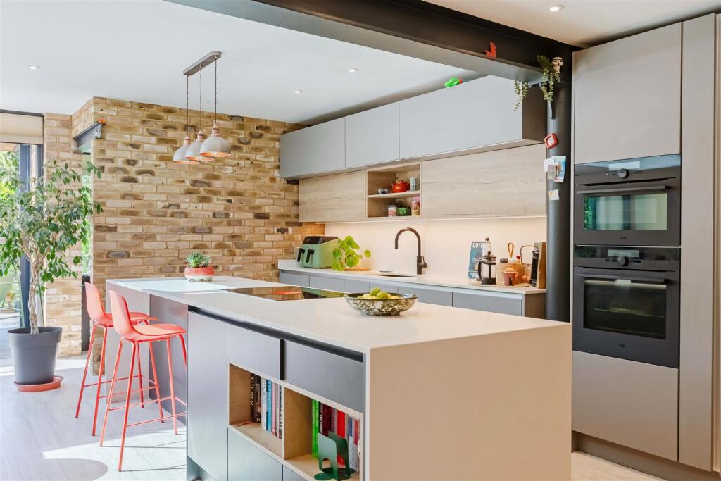 3 Ryecroft Gardens_27.JPG