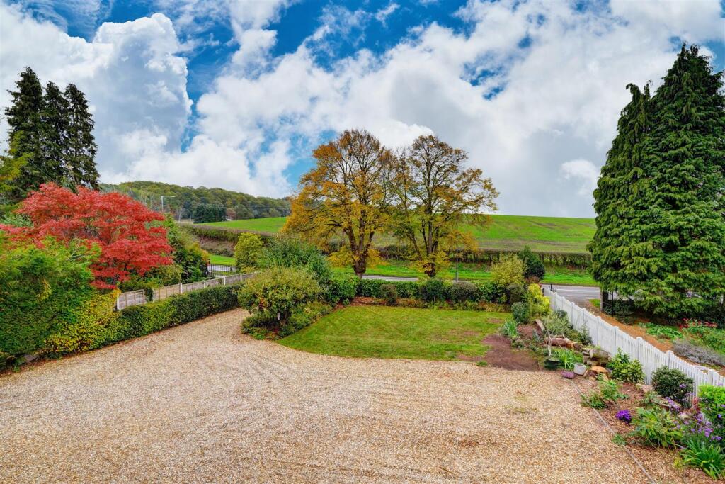 185 Bridgnorth Rd (26).jpg