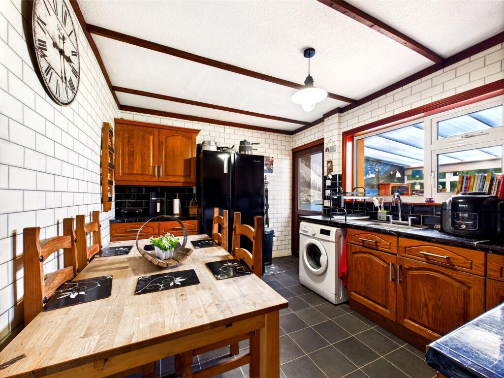 Dining kitchen