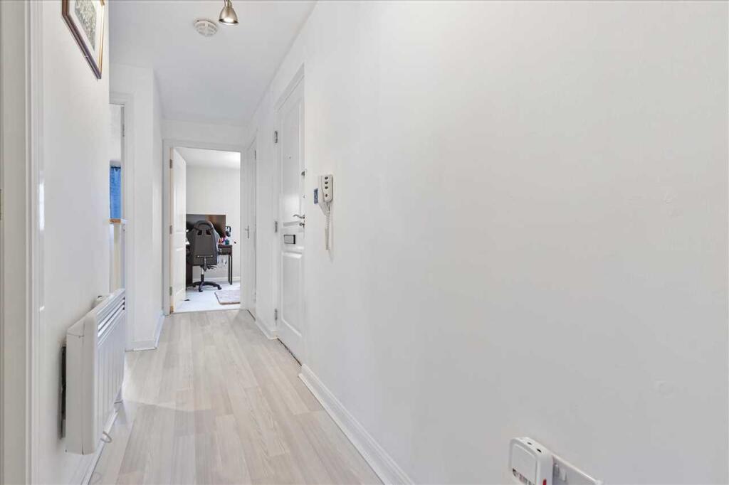 Entrance Hallway (1)