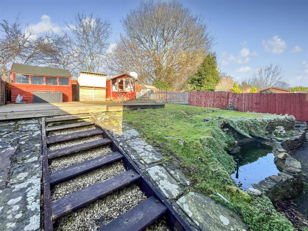 rear garden 2.jpg
