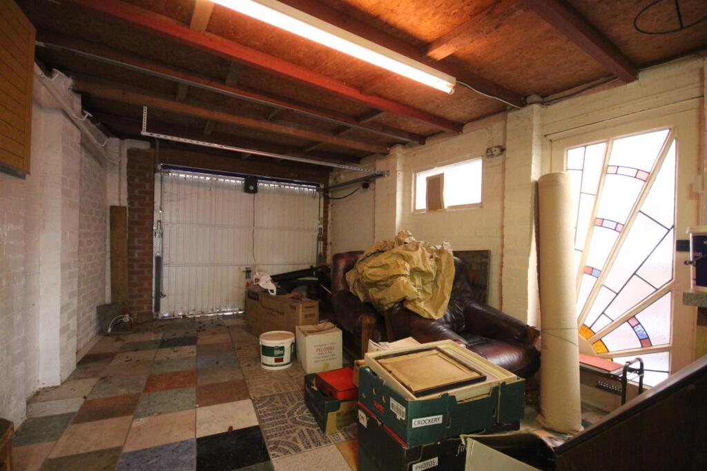 GARAGE