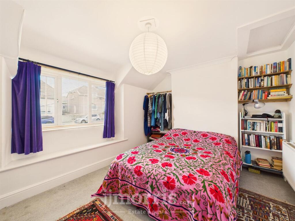 Bedroom 1 (FRONT)