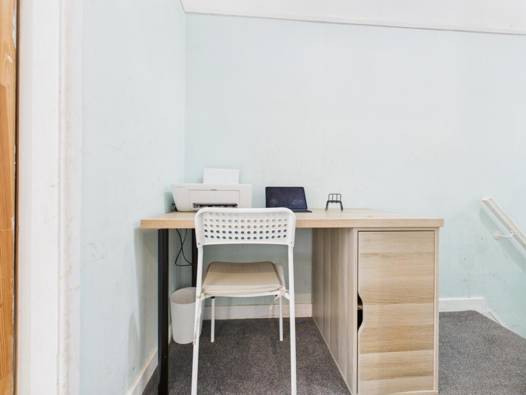 CAM03729G0-PR0109-STILL004