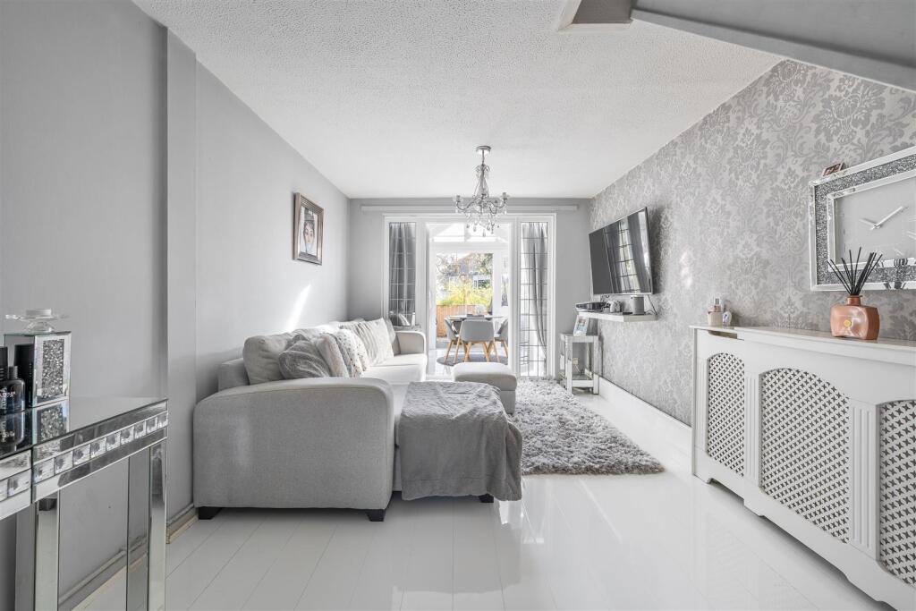 Mapleton Road E4