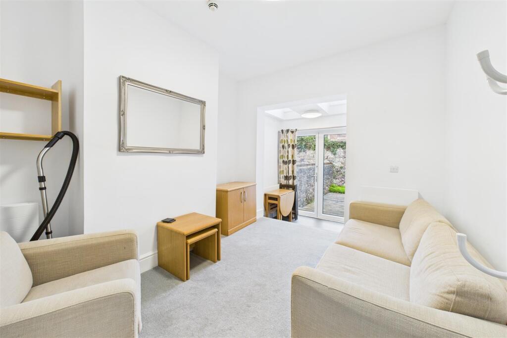 2 Osborne Villas, Kingsdown, Bristol BS2 8BP | Fre