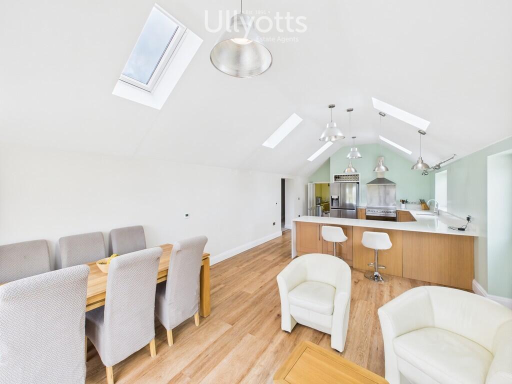 Kitchen/Day Room