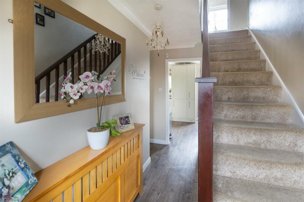 27 Crocus Way 5.jpg