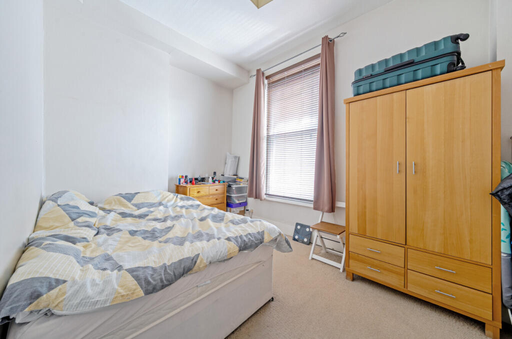 1310884-7-684a94d...