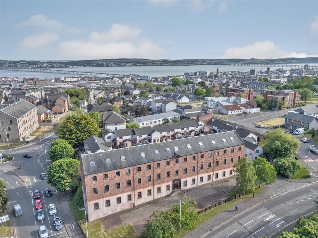 11 Blaikies Mews Dundee-11.JPG