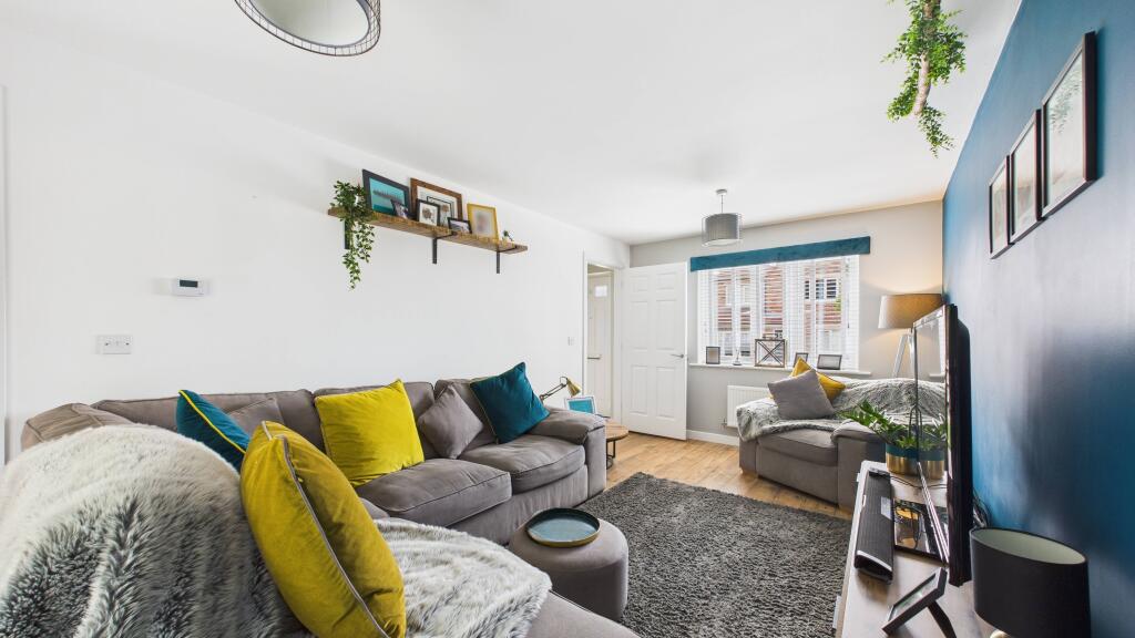 Living Room (2)
