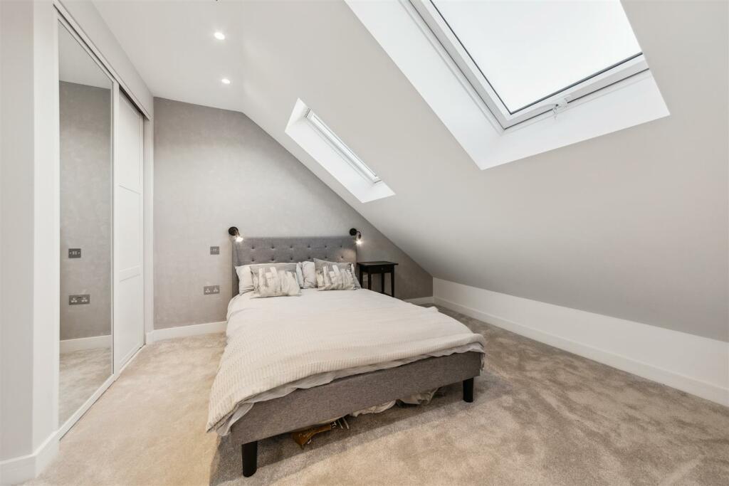 Flat 4, 52 Gilbey Road, SW17 0QG-7.jpg