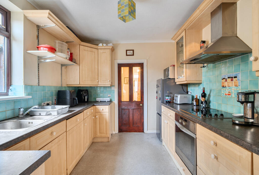 1394220-7-694a890...